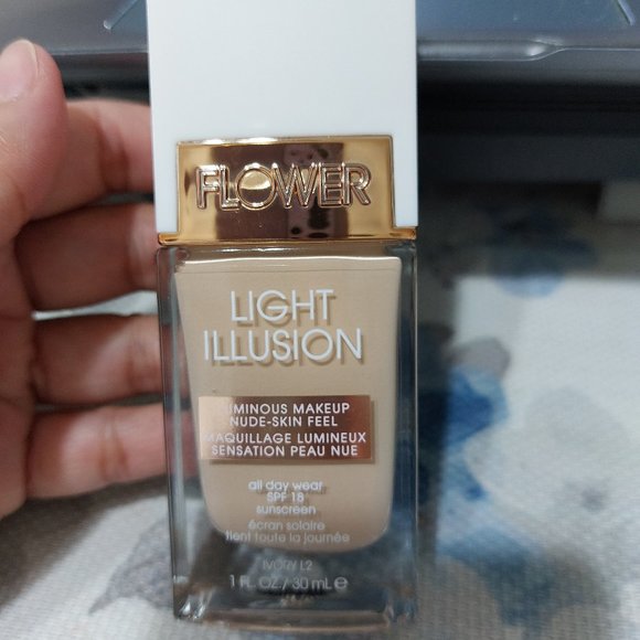 Flower Light Illusion Luminous Makeup Nude Skin Feel All Day Wear Ivory L2 - Picture 2 of 3